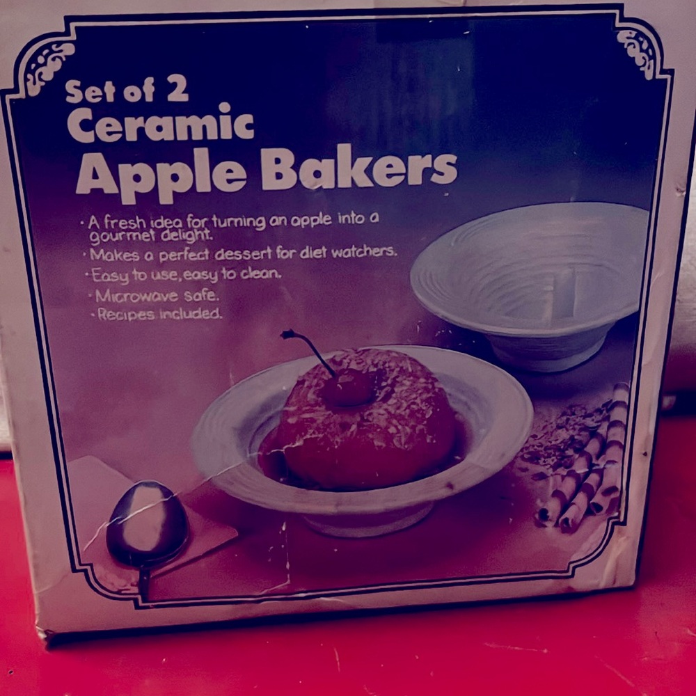 vintage ceramic apple bakers.